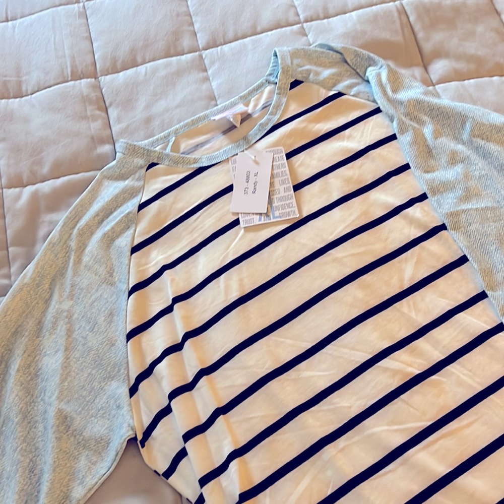Lularoe Randy top - Picture 2 of 3